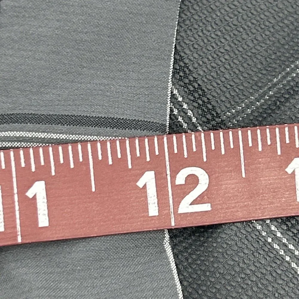 Nike Golf Shorts Men's 40 Gray White Black Plaid Flat Front Chino Casual Dri-Fit